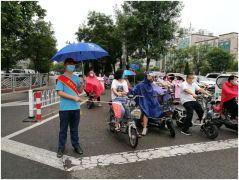 為進一步加強文明城市建設，提升市民文明素質，增強文明出行的意識，創建良好的城市交通環境。6月15日-19日，聊城市水利工程總公司志愿者在東昌路與花園路交通路口，開展文明交